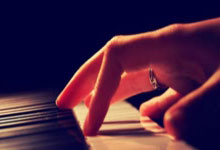 爱游戏大厅-英超王座争夺战！利物浦VS曼城战术手册曝光，克洛普瓜迪奥拉的致命底牌