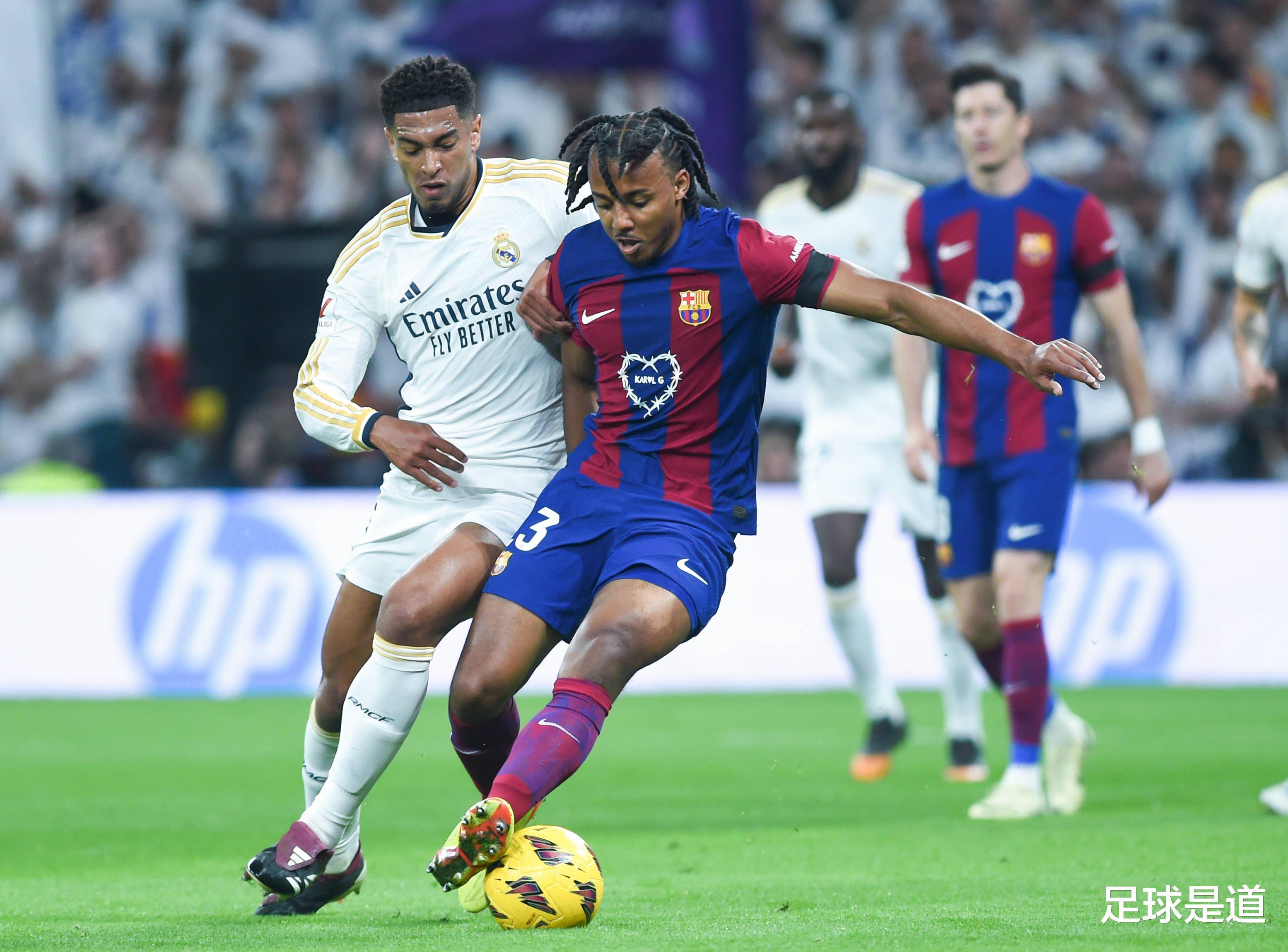 瓦伦西亚主场告负,巴萨坚持领先 瓦伦西亚主场告负,巴萨坚持领先