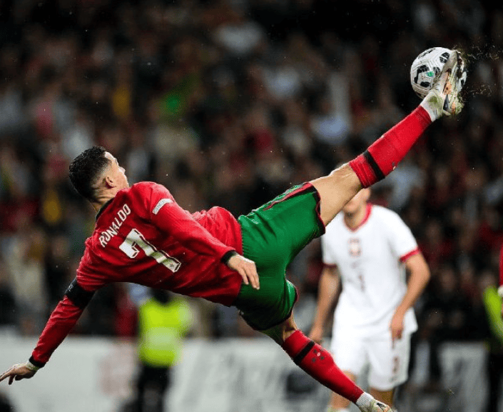 秘鲁队逆转晋级,成功进入欧国联八强 秘鲁队逆转晋级,成功进入欧国联八强