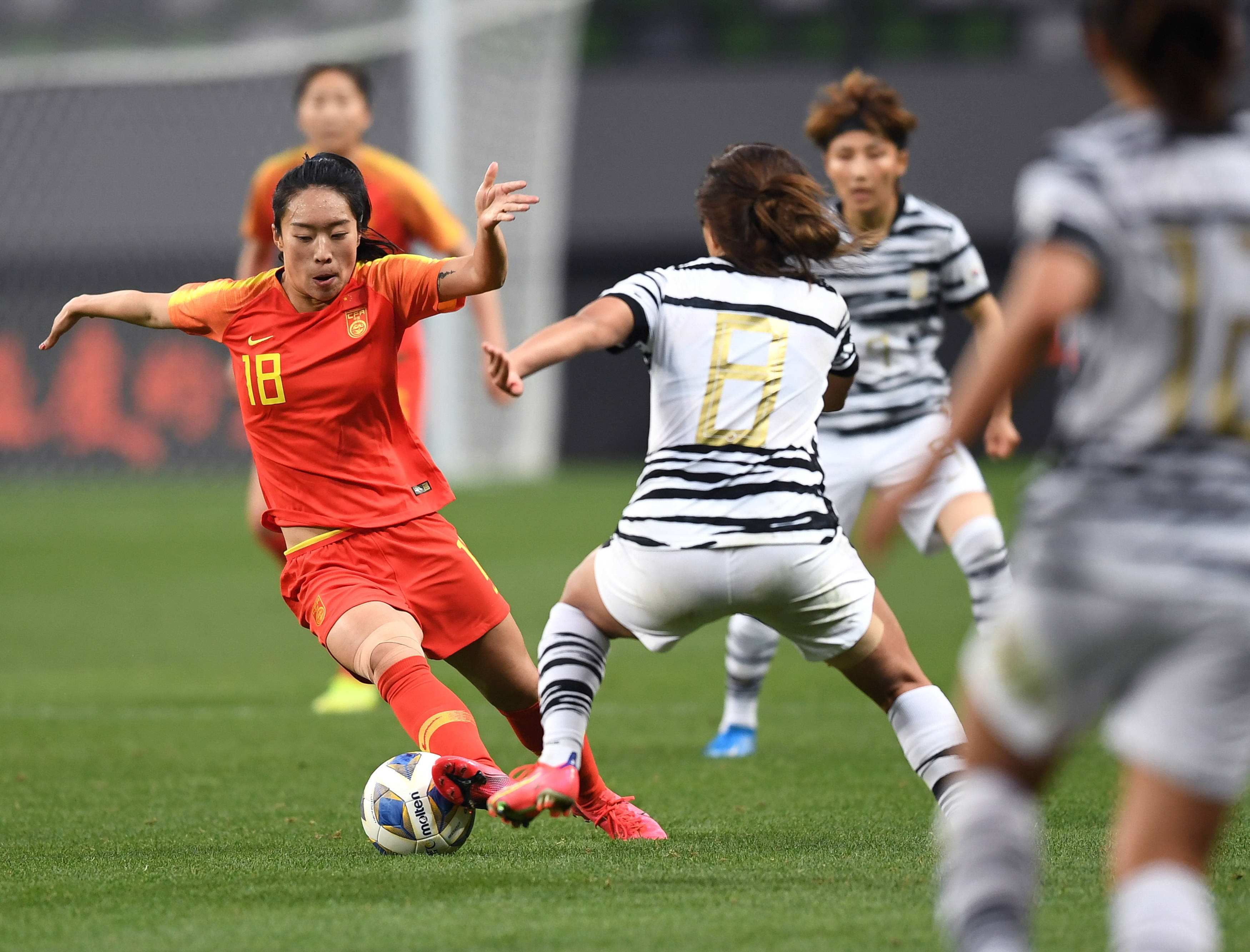 爱游戏在线-详实报告：女足队员奉献拼搏，实现胜利的简单介绍