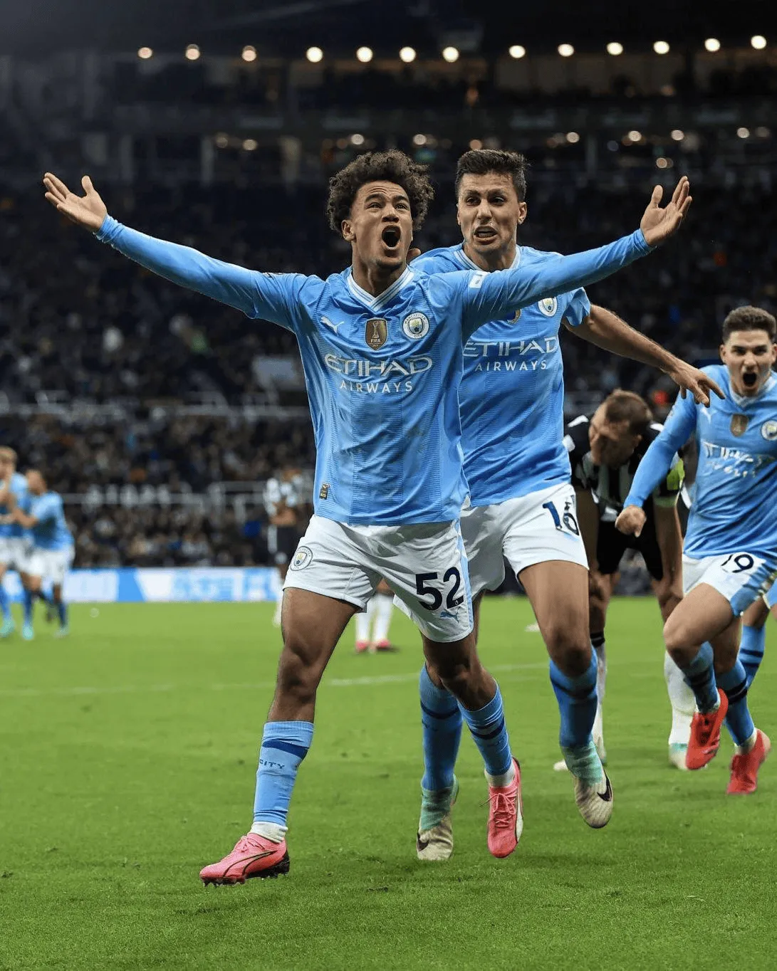 曼城主教练训练营中加强球员体能,备战未来比赛 曼城主教练训练营中加强球员体能,备战未来比赛