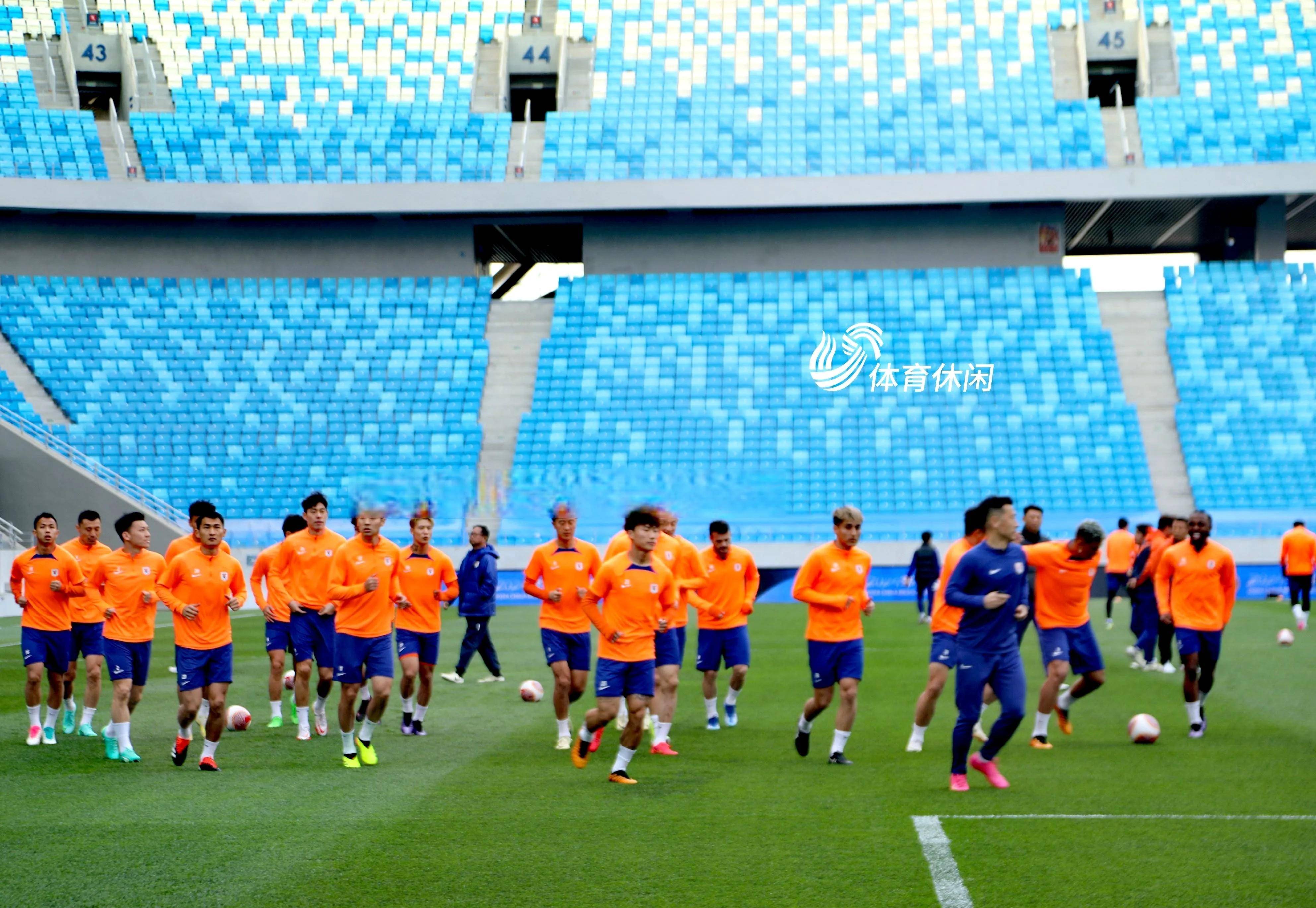 关键比赛!两支队伍实力均衡,谁能突破僵局! 关键比赛!两支队伍实力均衡,谁能突破僵局!