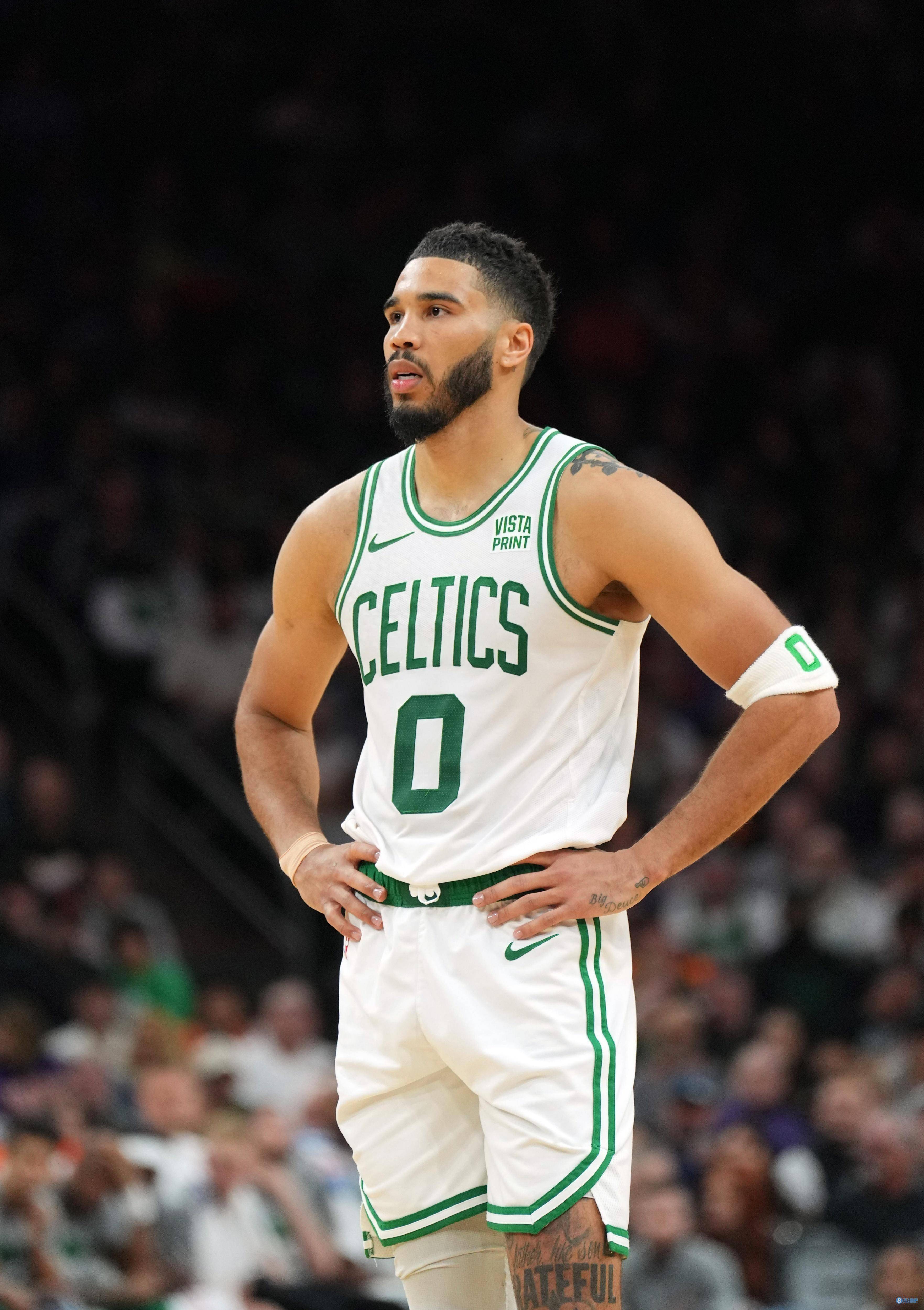 爱游戏大厅-雄鹿队客场惊险战胜凯尔特人队