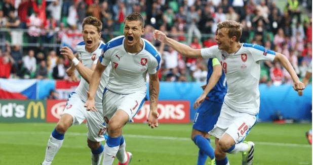 爱游戏官方-克罗地亚选手破纪录夺冠，赛场掀波澜