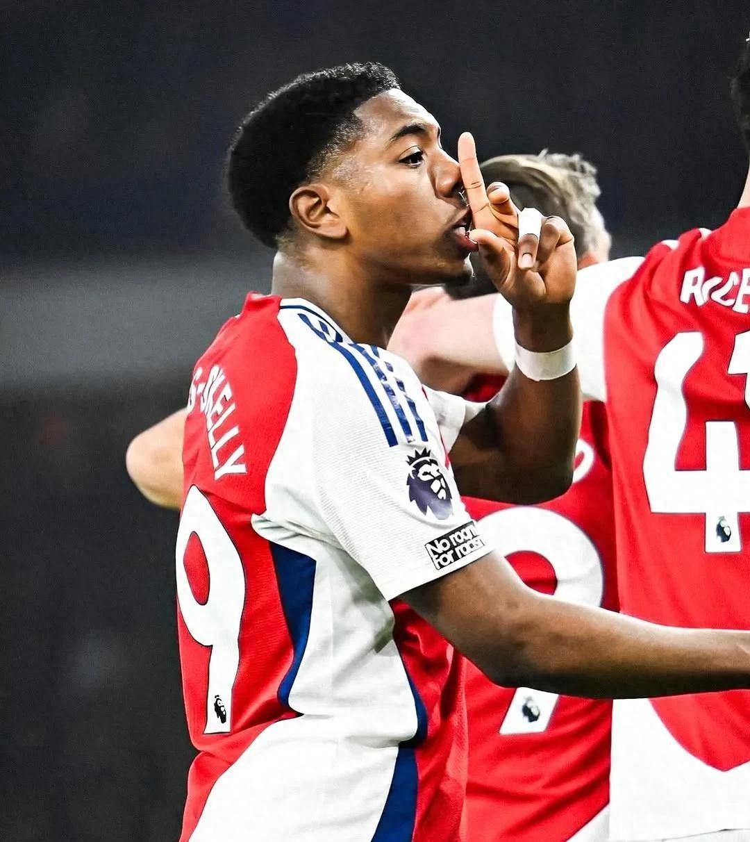 爱游戏在线-关于阿森纳中场传球精准，战术组织备受赞誉的信息