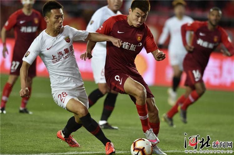 中超竞争激烈华夏幸福高歌猛进的简单介绍 中超竞争激烈华夏幸福高歌猛进的简单介绍