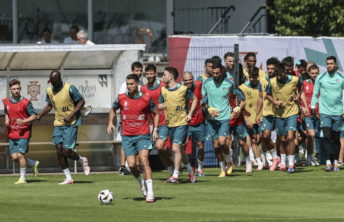 各支球队在实力和战术上的调整愈发精准，实力逐渐提升