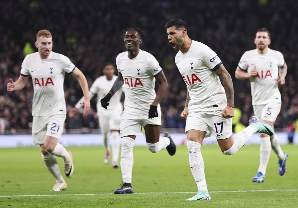 爱游戏入口-托特纳姆热刺客场击败对手，争夺争冠席位