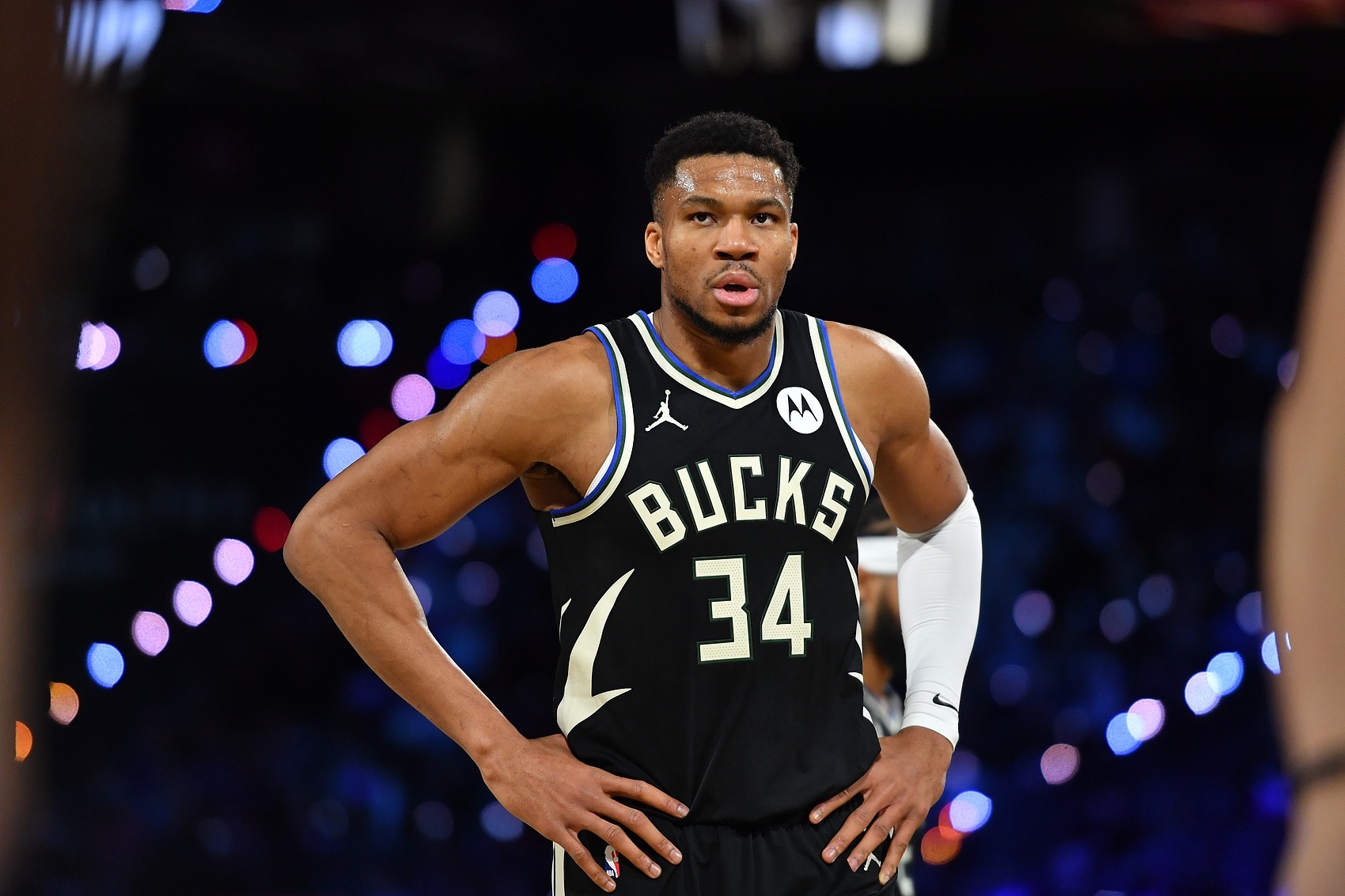 爱游戏下载-关于雄鹿主场力擒热火，取得七连胜的信息