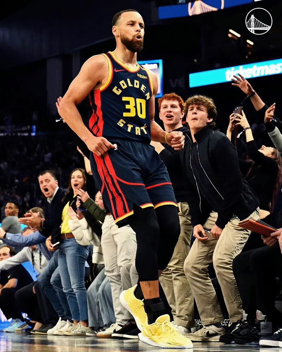 勇士队主帅力挺球员,传授团队合作精神 勇士队主帅力挺球员,传授团队合作精神