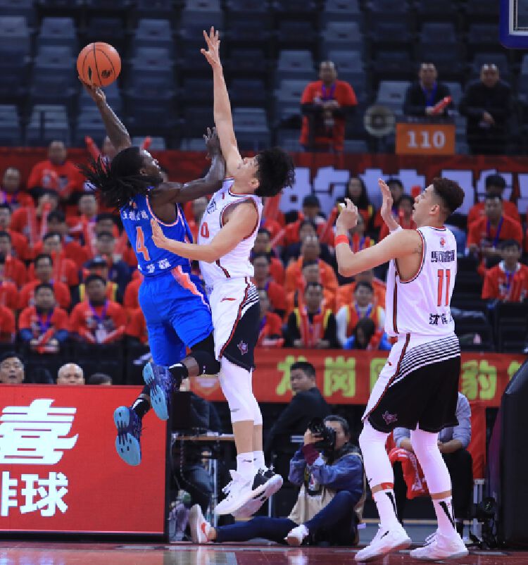 新疆队苦战,福建反超实现绝杀翻盘的简单介绍 新疆队苦战,福建反超实现绝杀翻盘的简单介绍