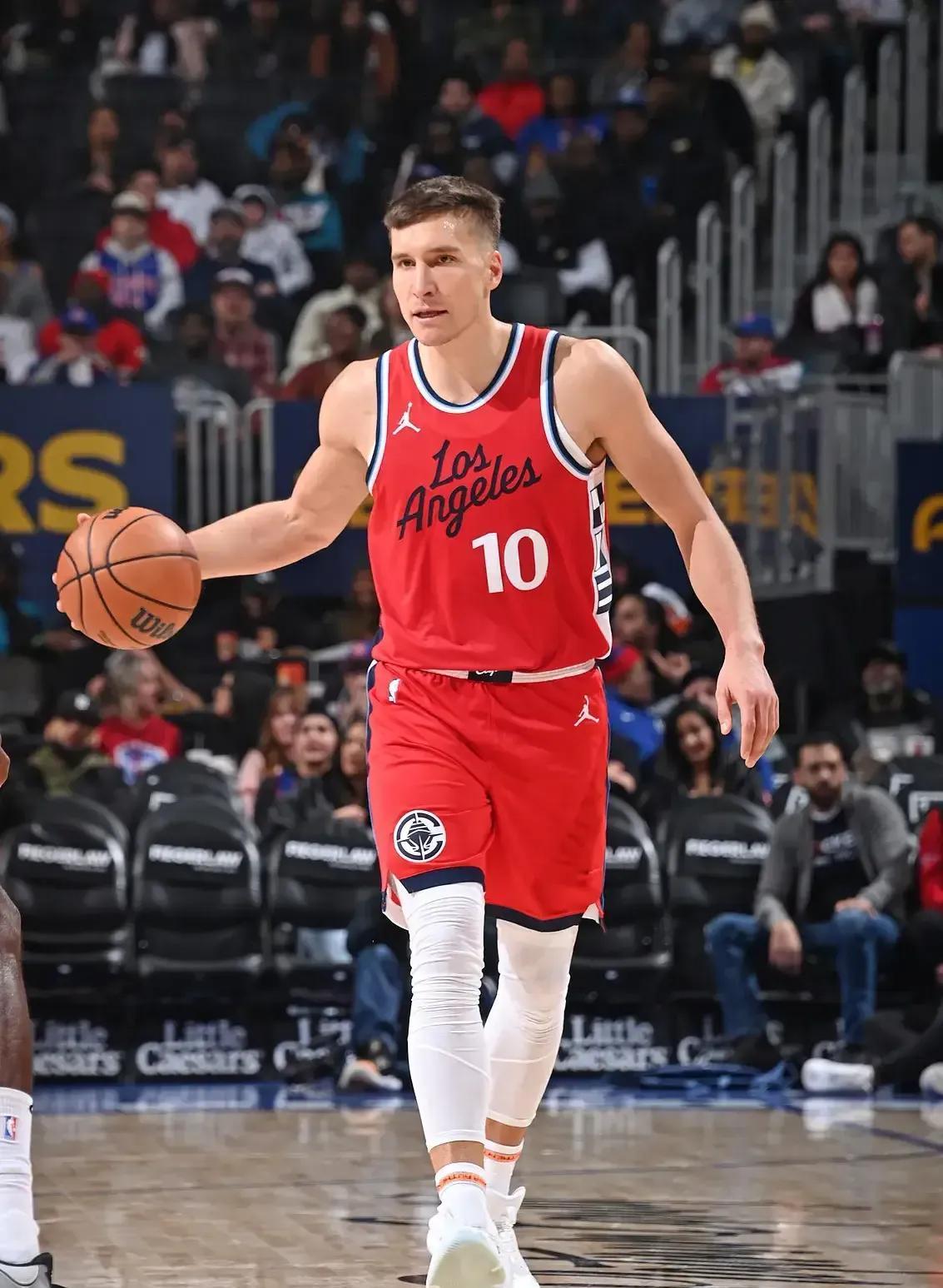 快船队主场大胜,赢得球迷认可的简单介绍 快船队主场大胜,赢得球迷认可的简单介绍