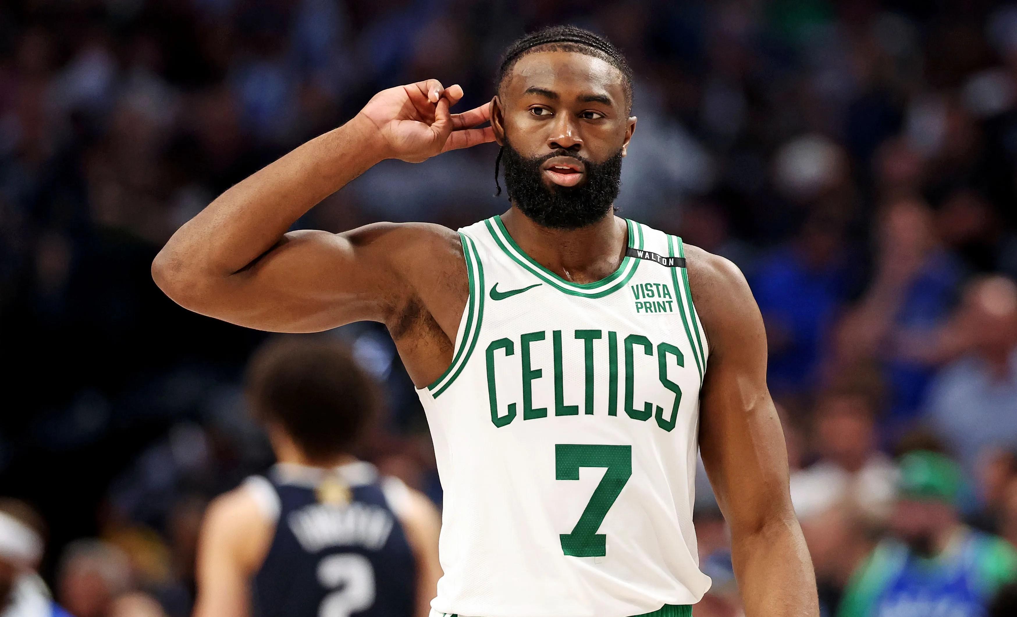 凯尔特人客场击败奇才,保持领先 凯尔特人客场击败奇才,保持领先