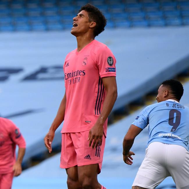 爱游戏娱乐-欧冠：皇马零射门仍被尤文逆转瓦拉内连失2球