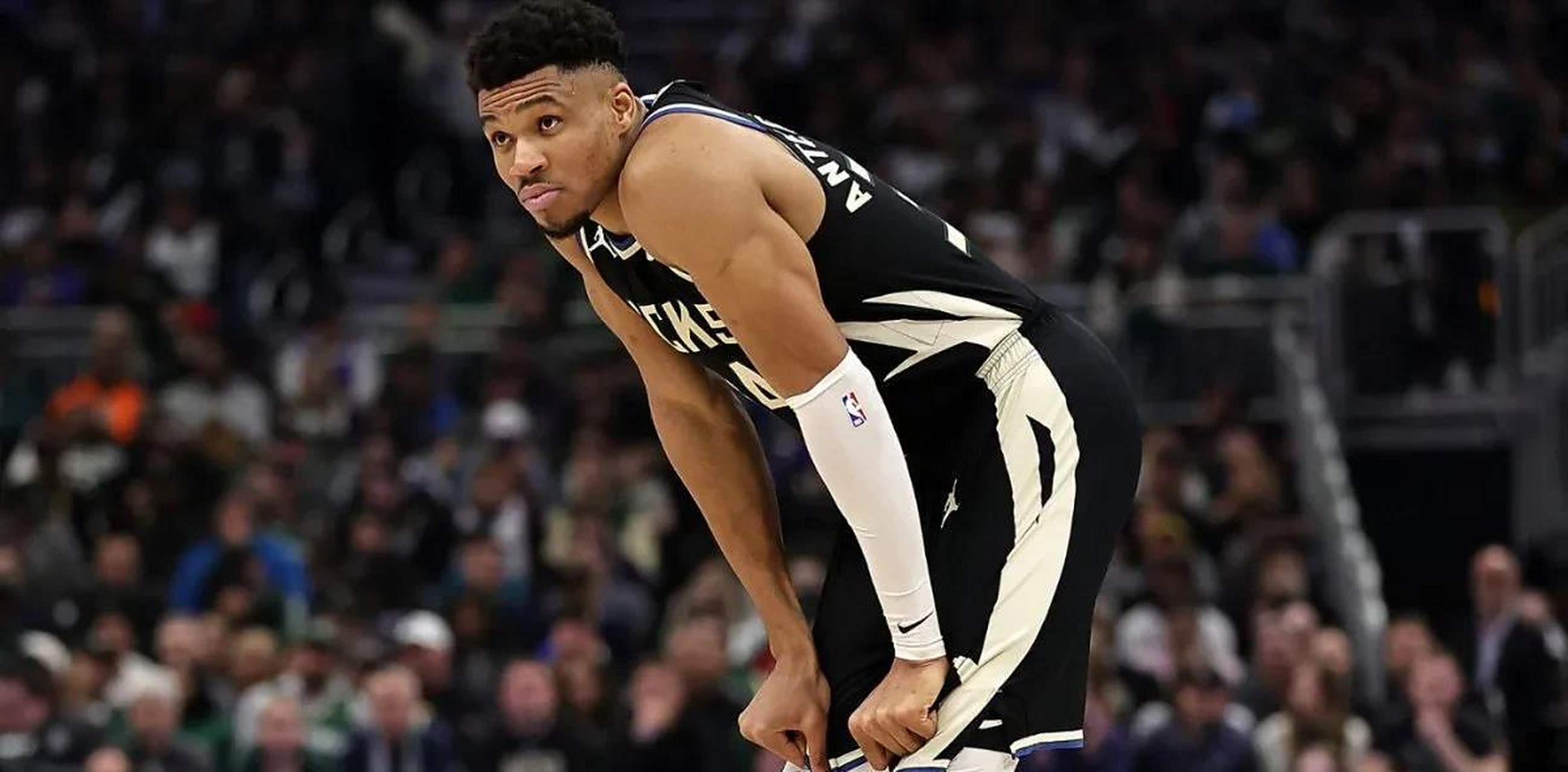 灰熊逆转雄鹿,豪取四连胜 灰熊逆转雄鹿,豪取四连胜