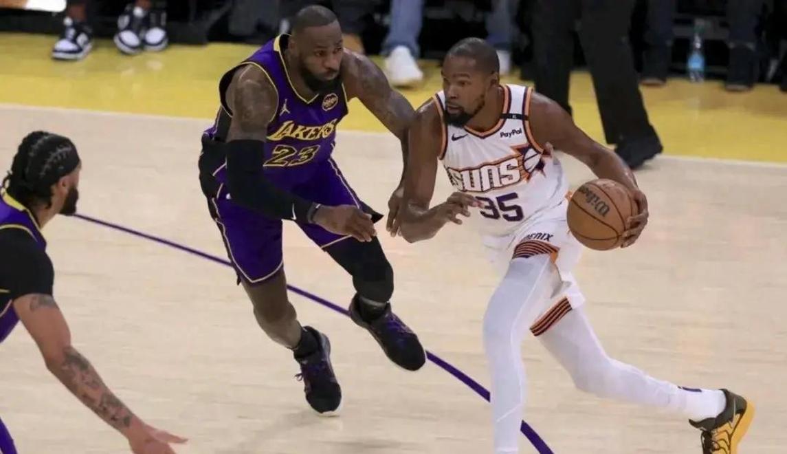 湖人逆转魔术，戴维斯砍下28分的简单介绍