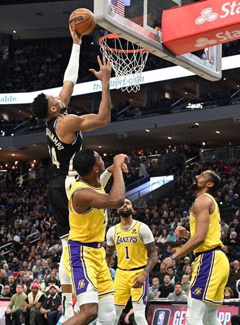 湖人逆转魔术，戴维斯砍下28分的简单介绍